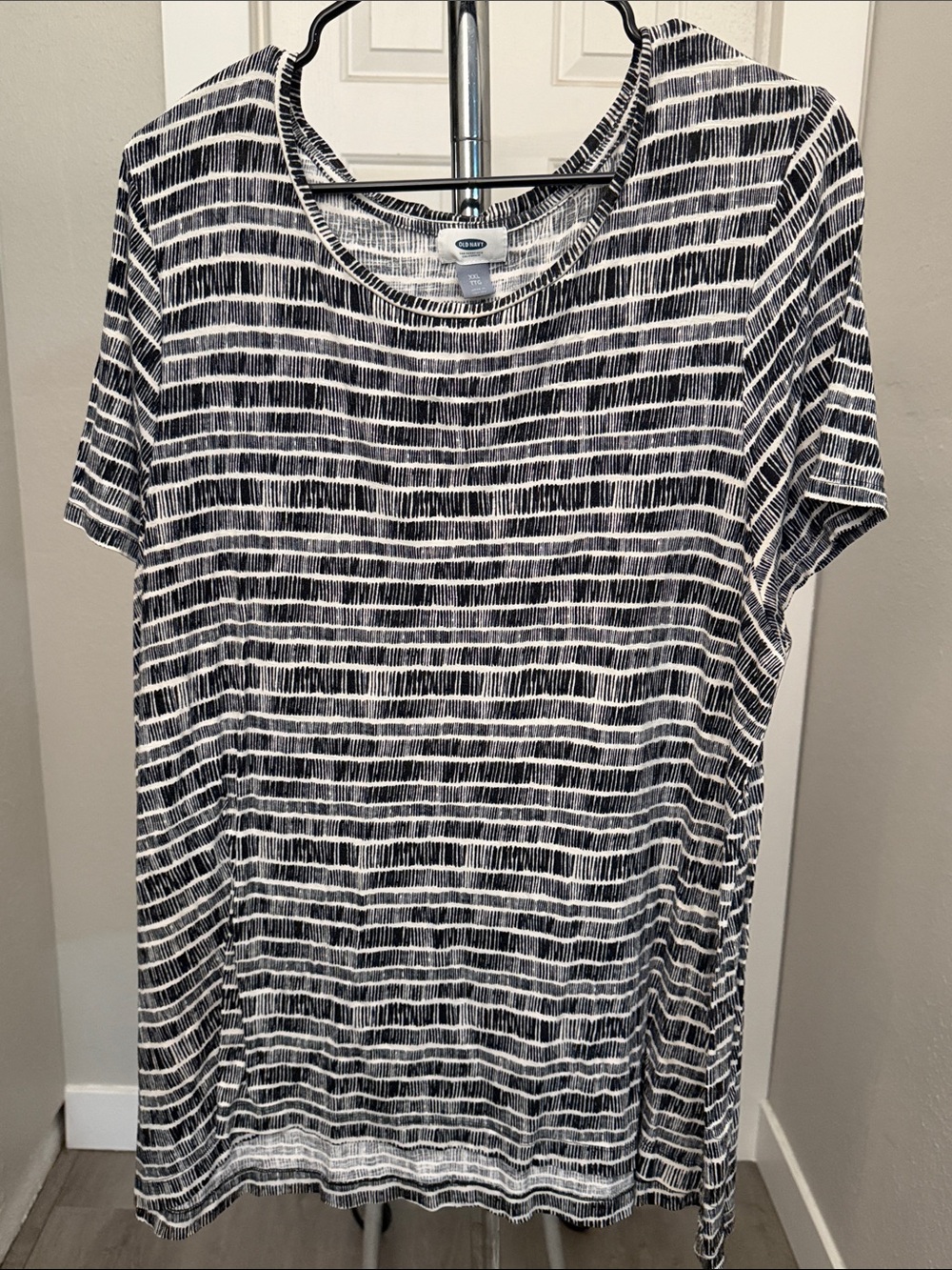 Black and White Striped Short-Sleeve Tee